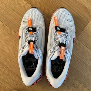 Nike Easy on electric road running shoes